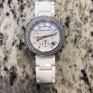 WHITE MICHAEL KORS WATCH